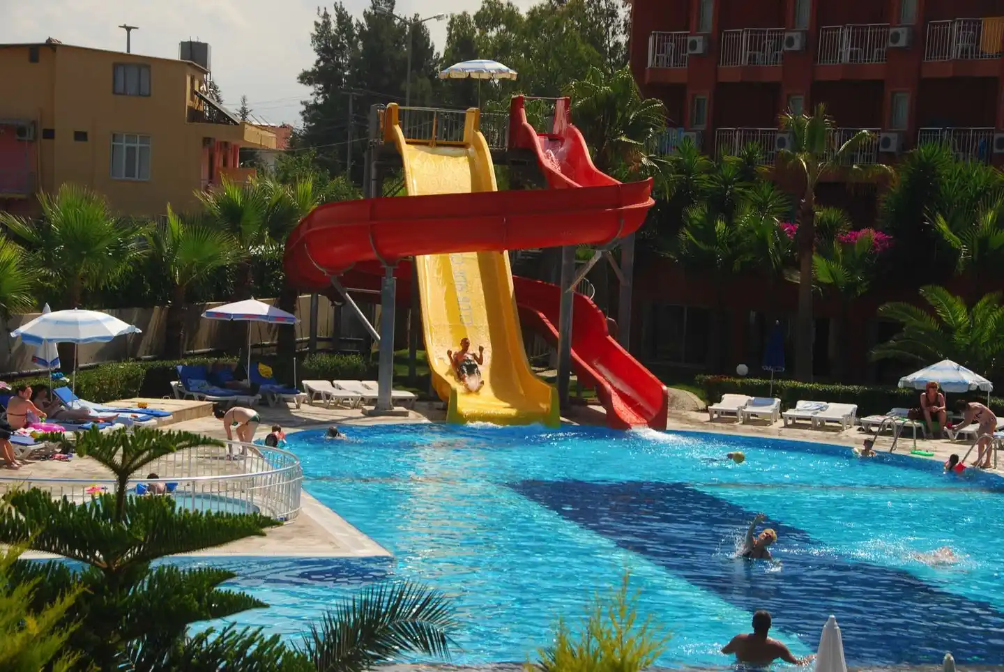 Club Side Coast POOL