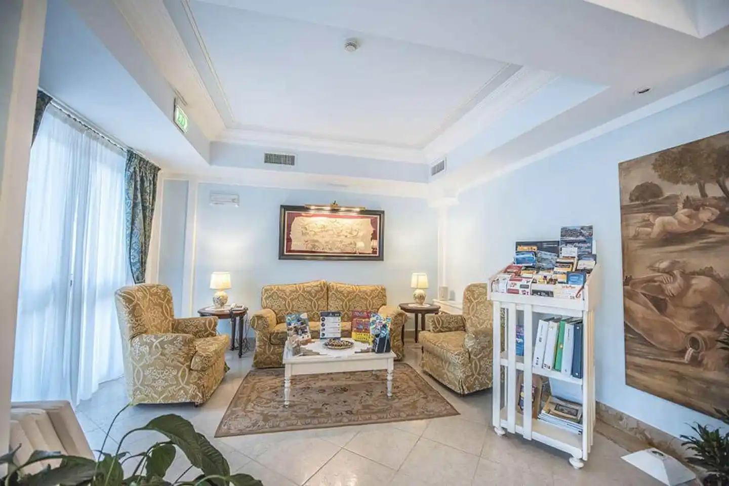 Villa Daphne Lobby