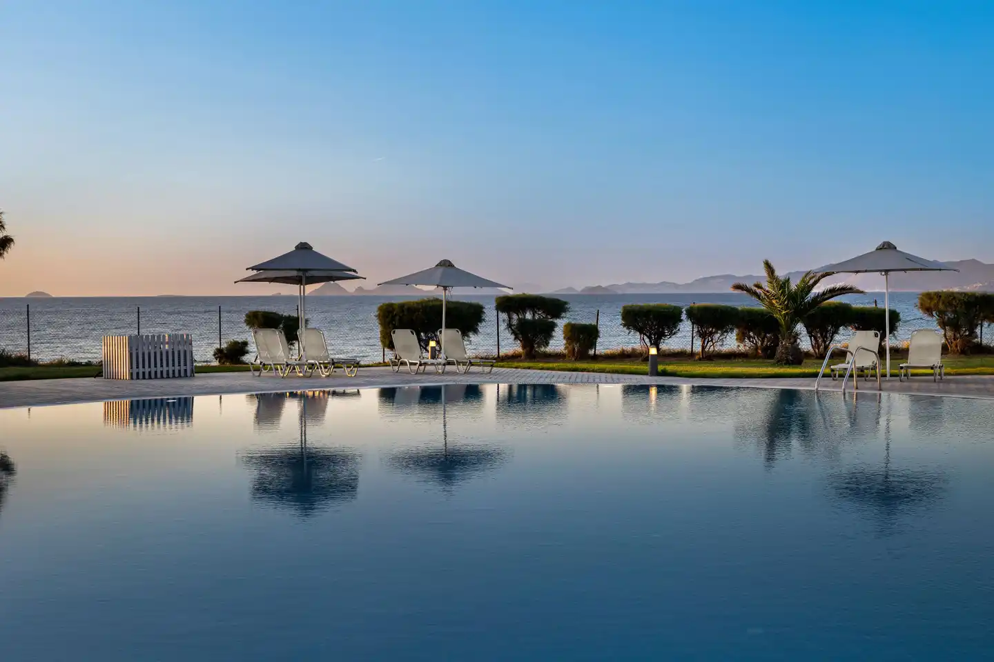 White Olive Marine Aquapark Pool