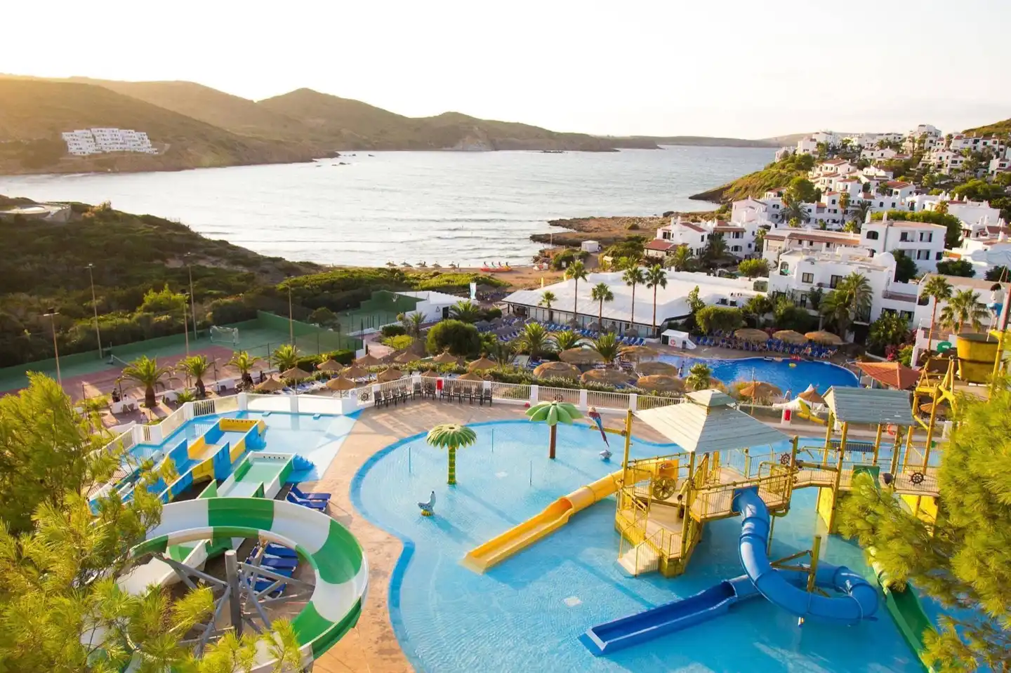 FERGUS Club Carema Splash Pool