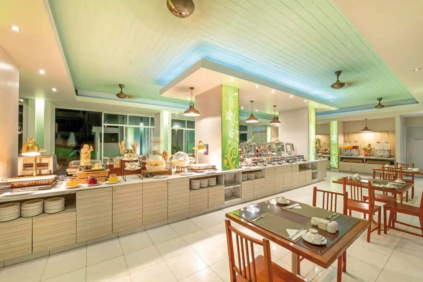 The Briza Beach Resort Khao Lak Restaurant