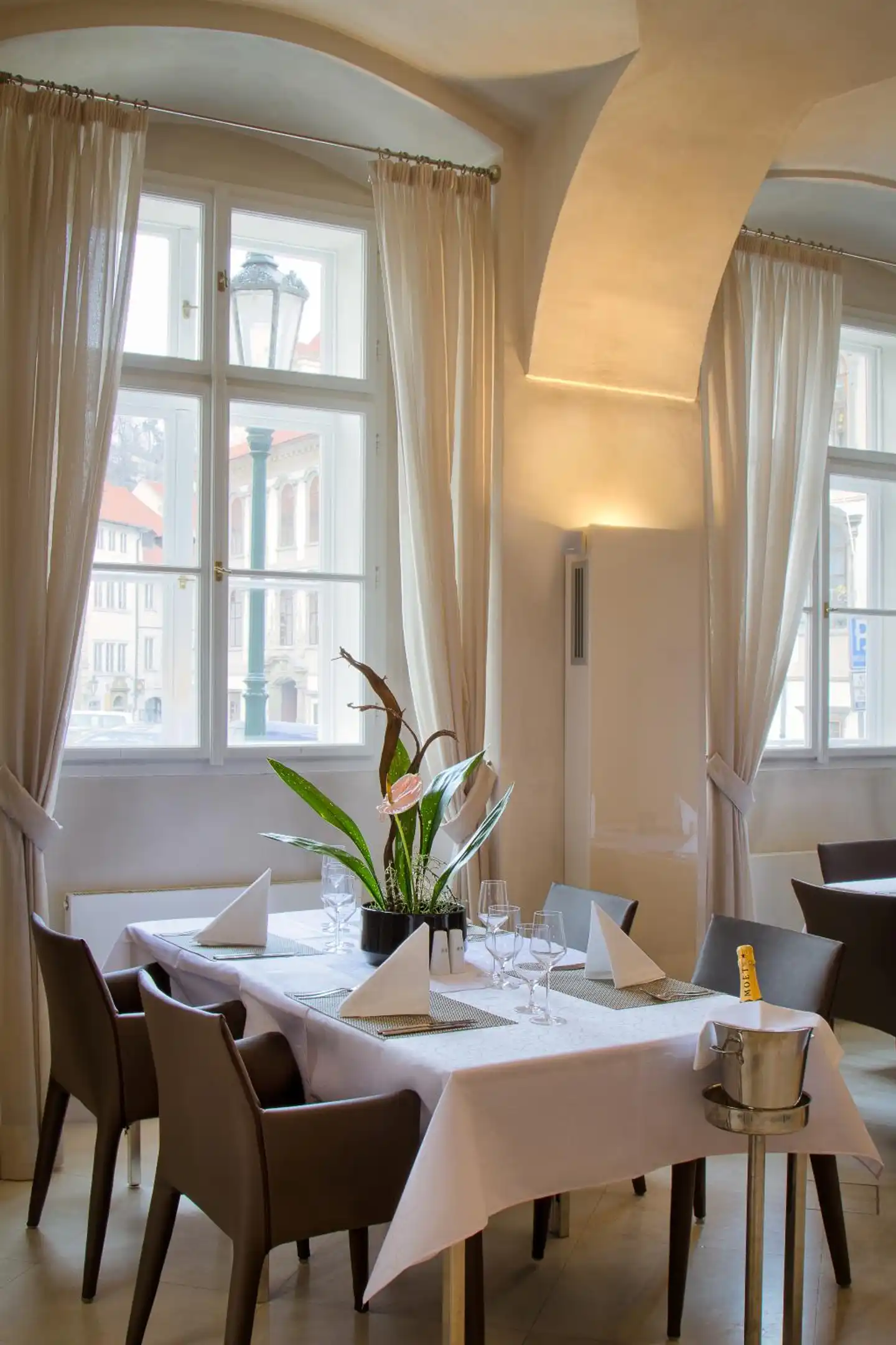 Three Storks Restaurant
