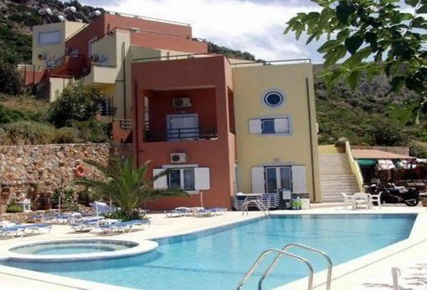 Sunny Hill Pool