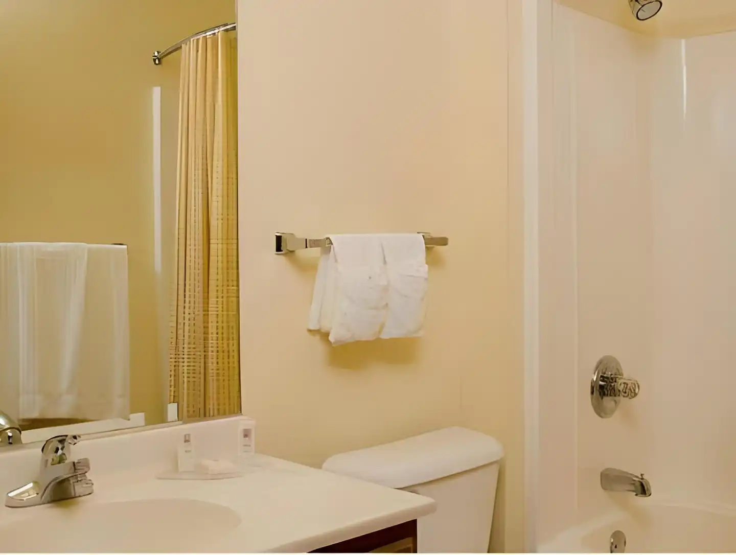 TownePlace Suites by Marriott Indianapolis Park 100 Badezimmer