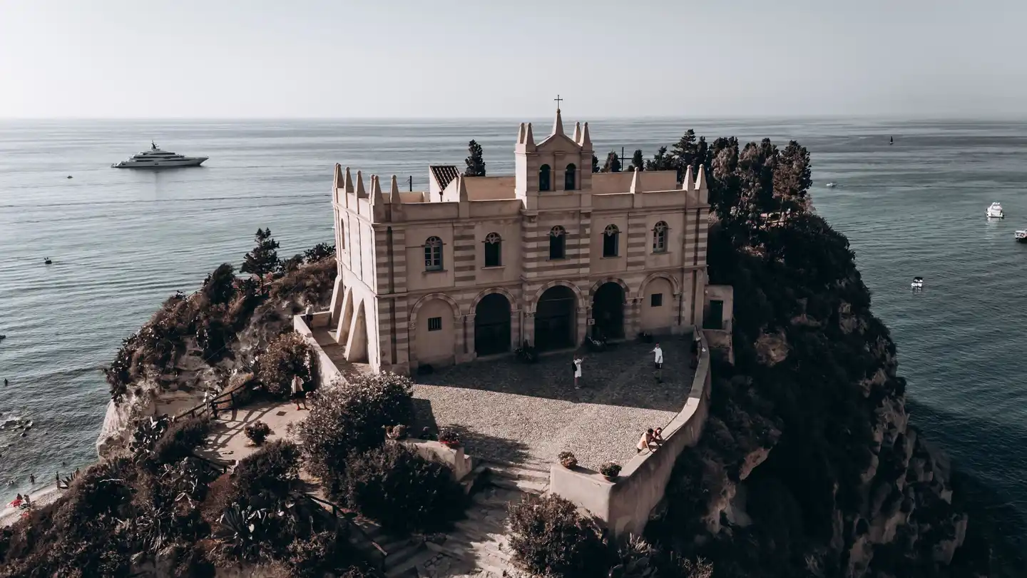 ananea Tropea Yachting Resort Aussenansicht