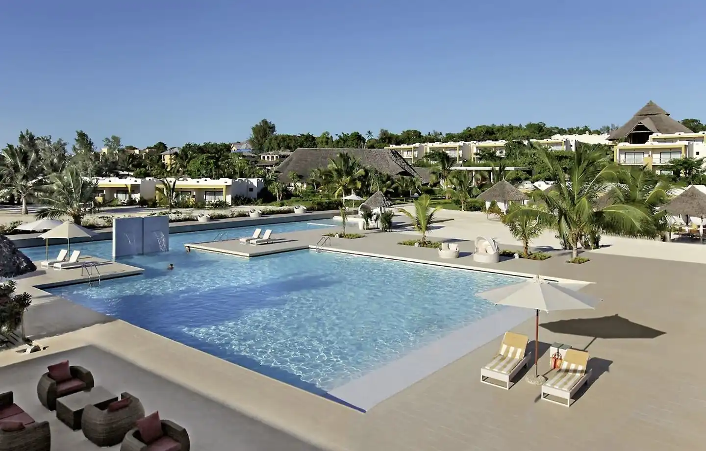 Gold Zanzibar Beach House & Spa Pool