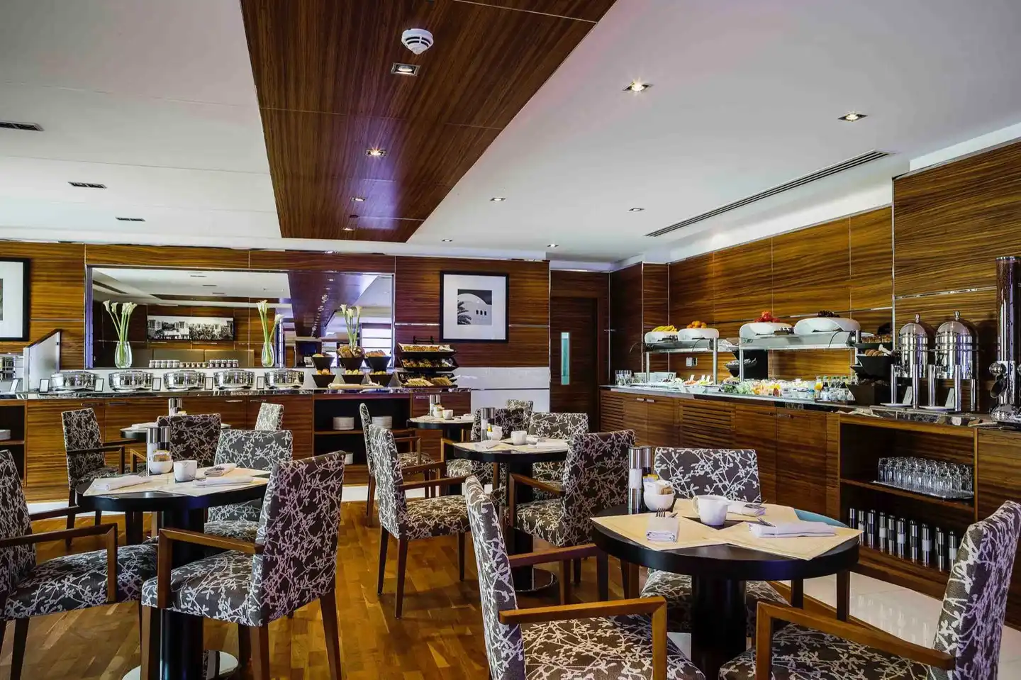 Hilton Dubai The Walk Restaurant