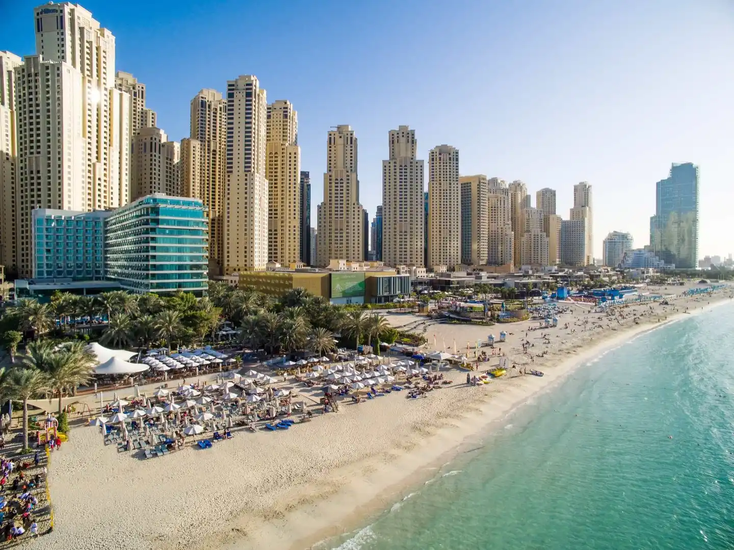 Hilton Dubai The Walk Strand