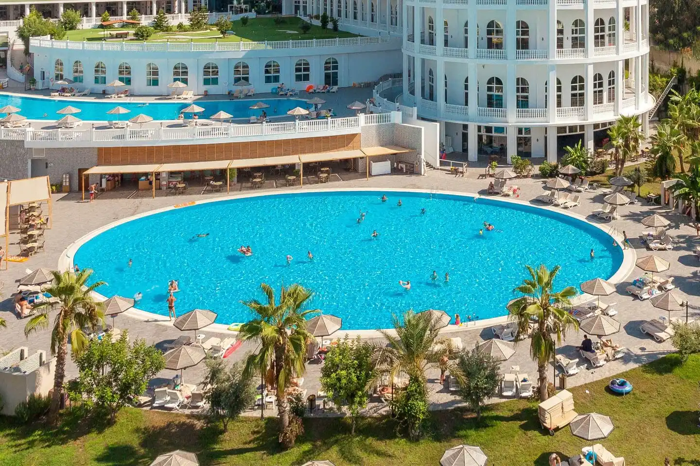 Defne Defnem Pool