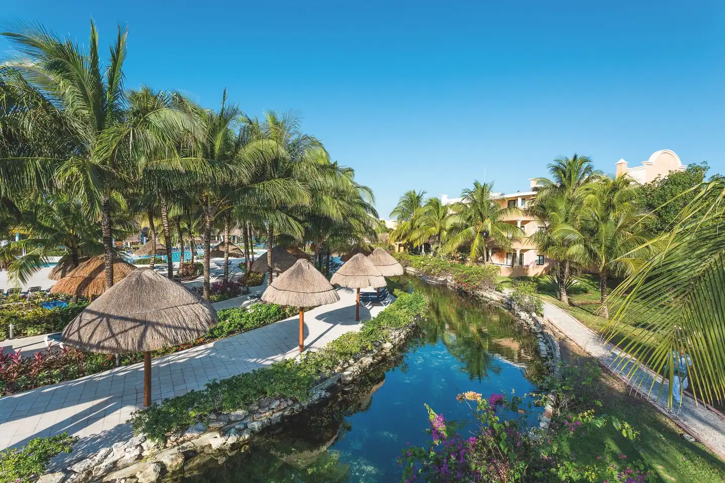 Grand Palladium Colonial Resort & Spa OUTDOOR