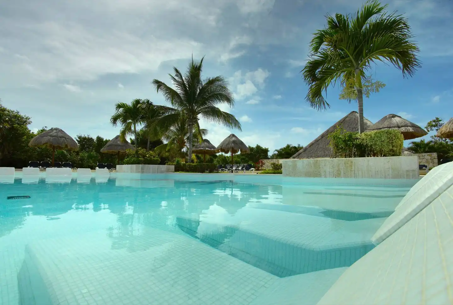 Grand Palladium Kantenah Resort & Spa Pool