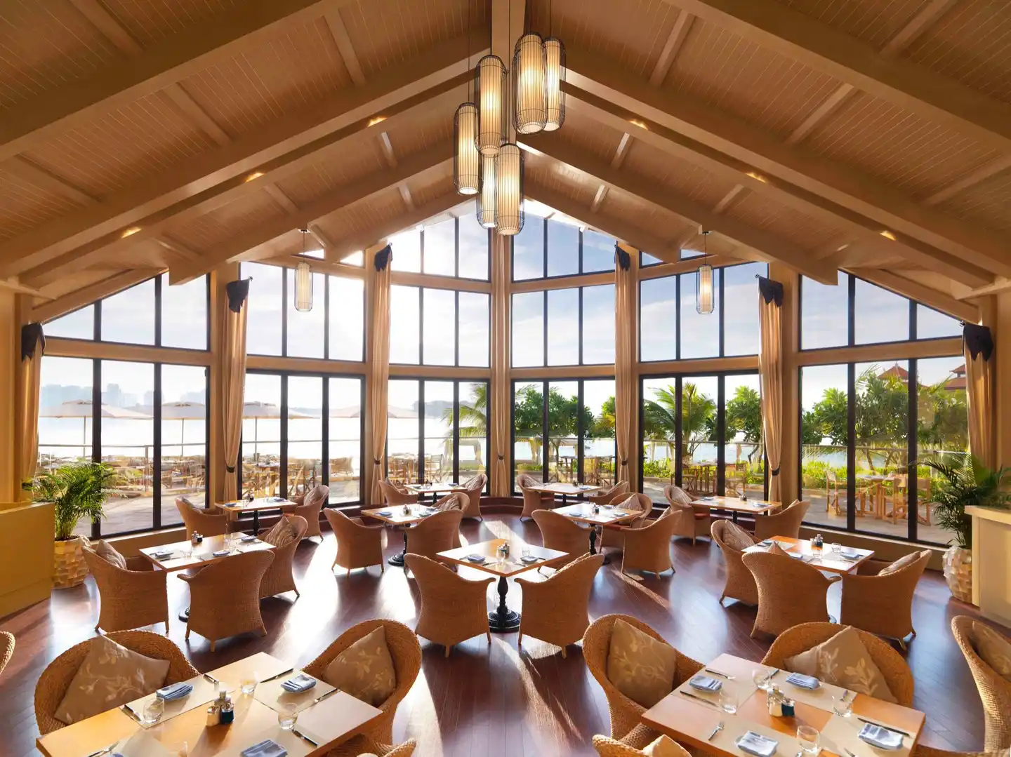 Anantara The Palm Dubai Resort Restaurant