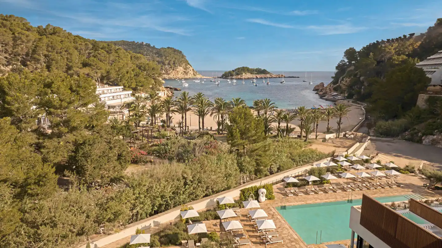 The Club Cala San Miguel Hotel Ibiza, Curio Collection by Hilton Landschaft