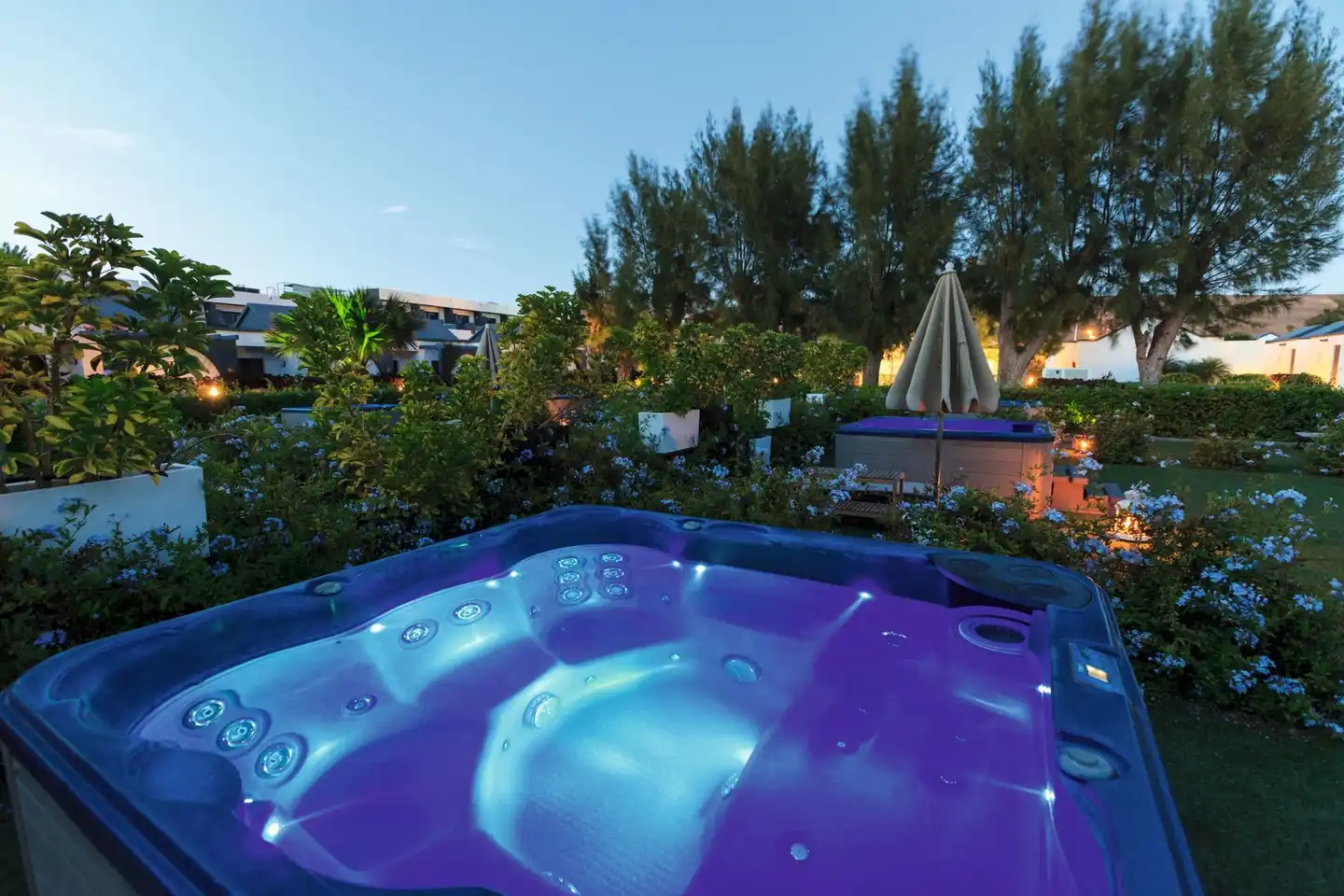 R2 Romantic Fantasia Dreams - Adults only Pool