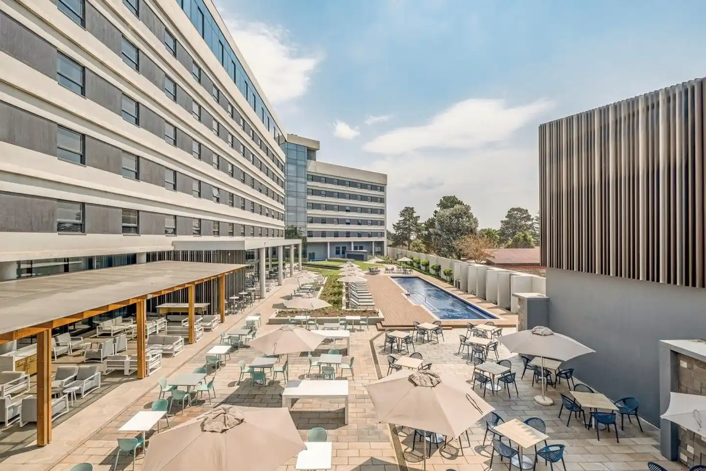 Radisson Hotel & Convention Centre Johannesburg, O.R. Tambo Terrasse