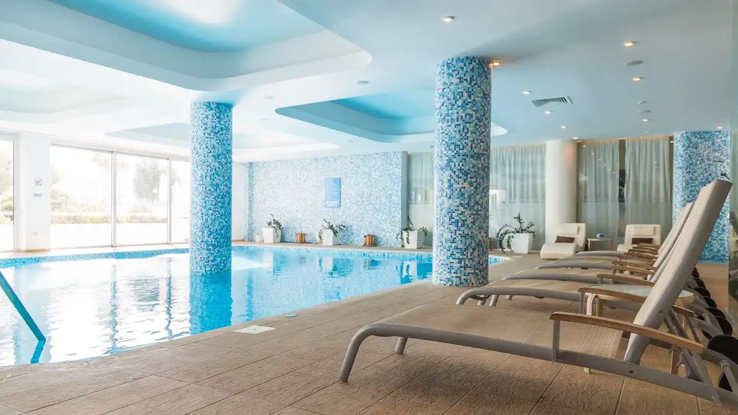 Vrissaki Beach Hotel Hallenbad