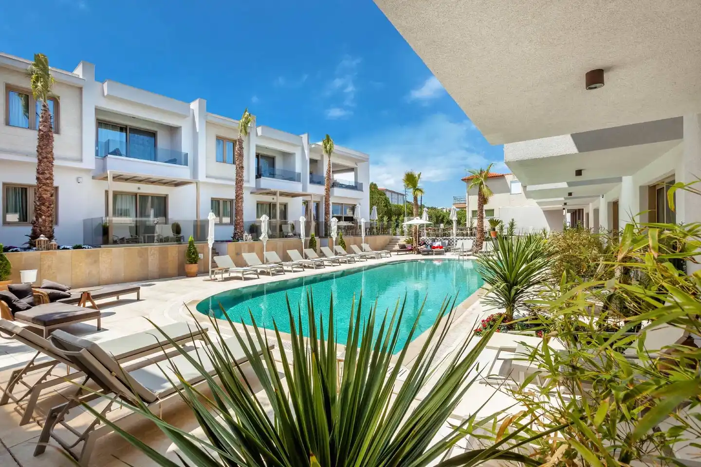Pefki Deluxe Residences Pool