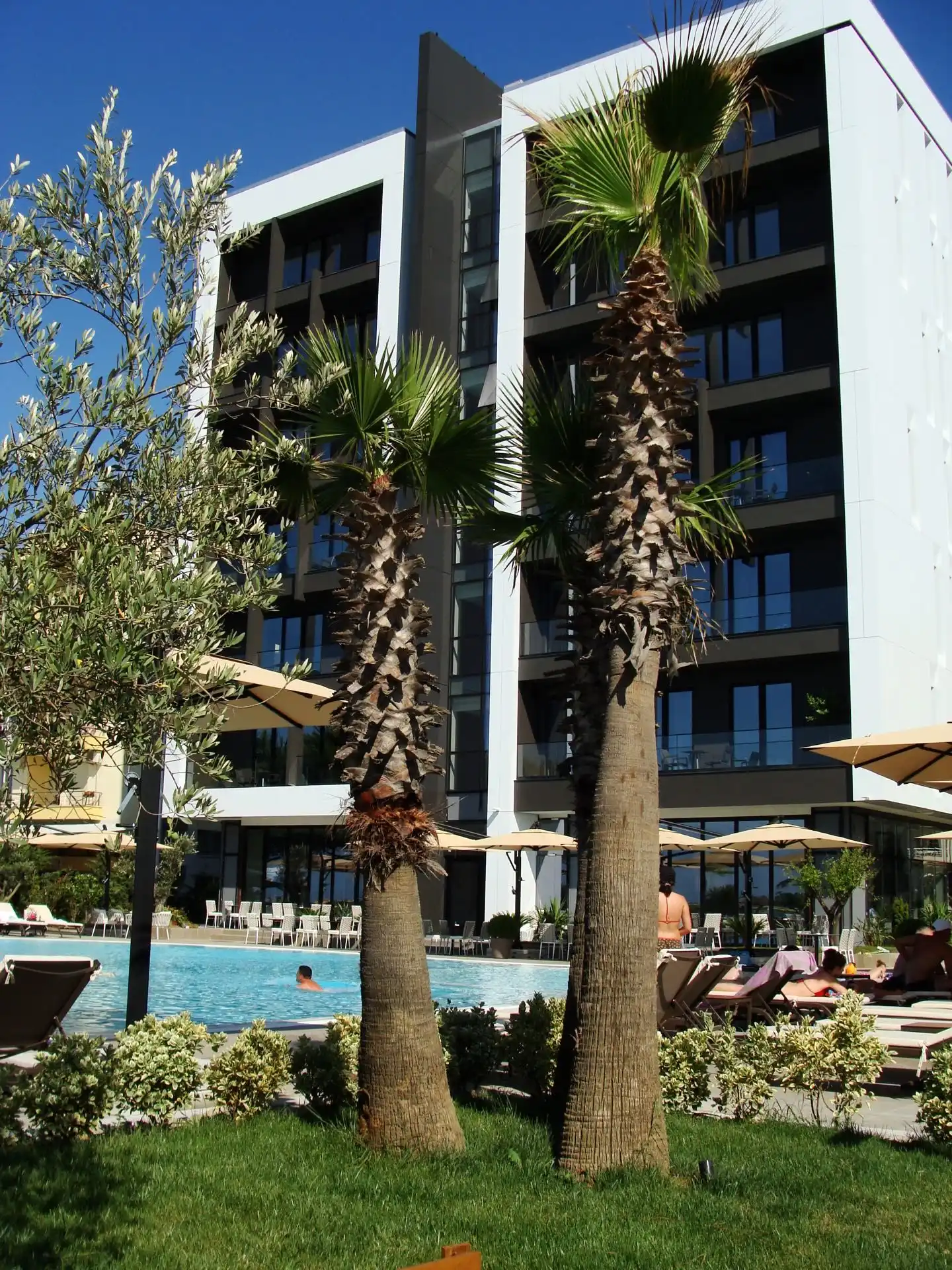 Supreme Hotel Aussenansicht