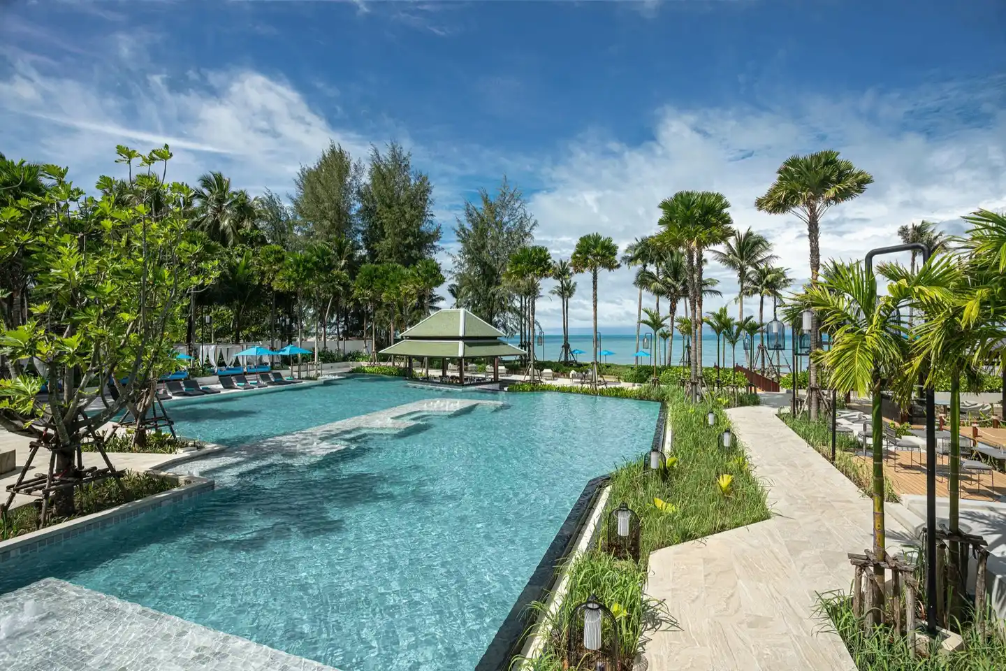 Grand Mercure Khao Lak Bangsak Pool