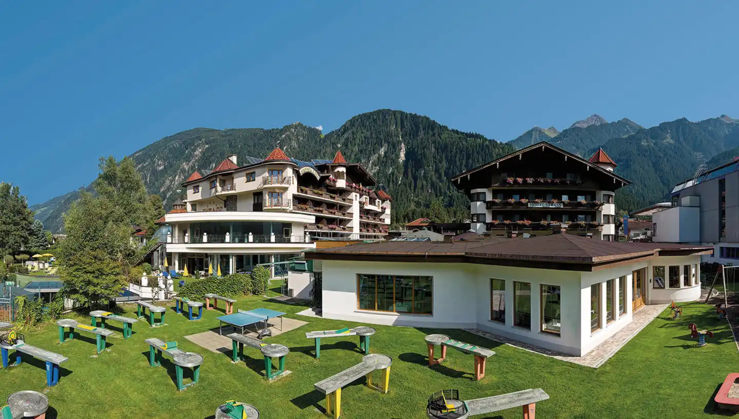 Sport & Spa Hotel Strass Aussenansicht