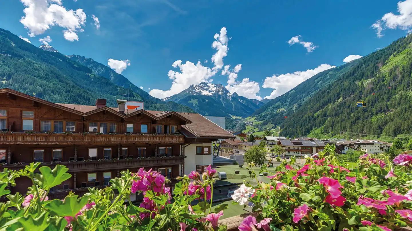 Sport & Spa Hotel Strass Aussenansicht