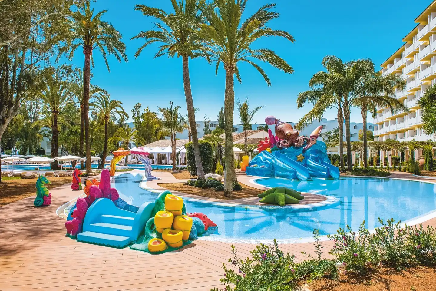 Iberostar Waves Ciudad Blanca Pool
