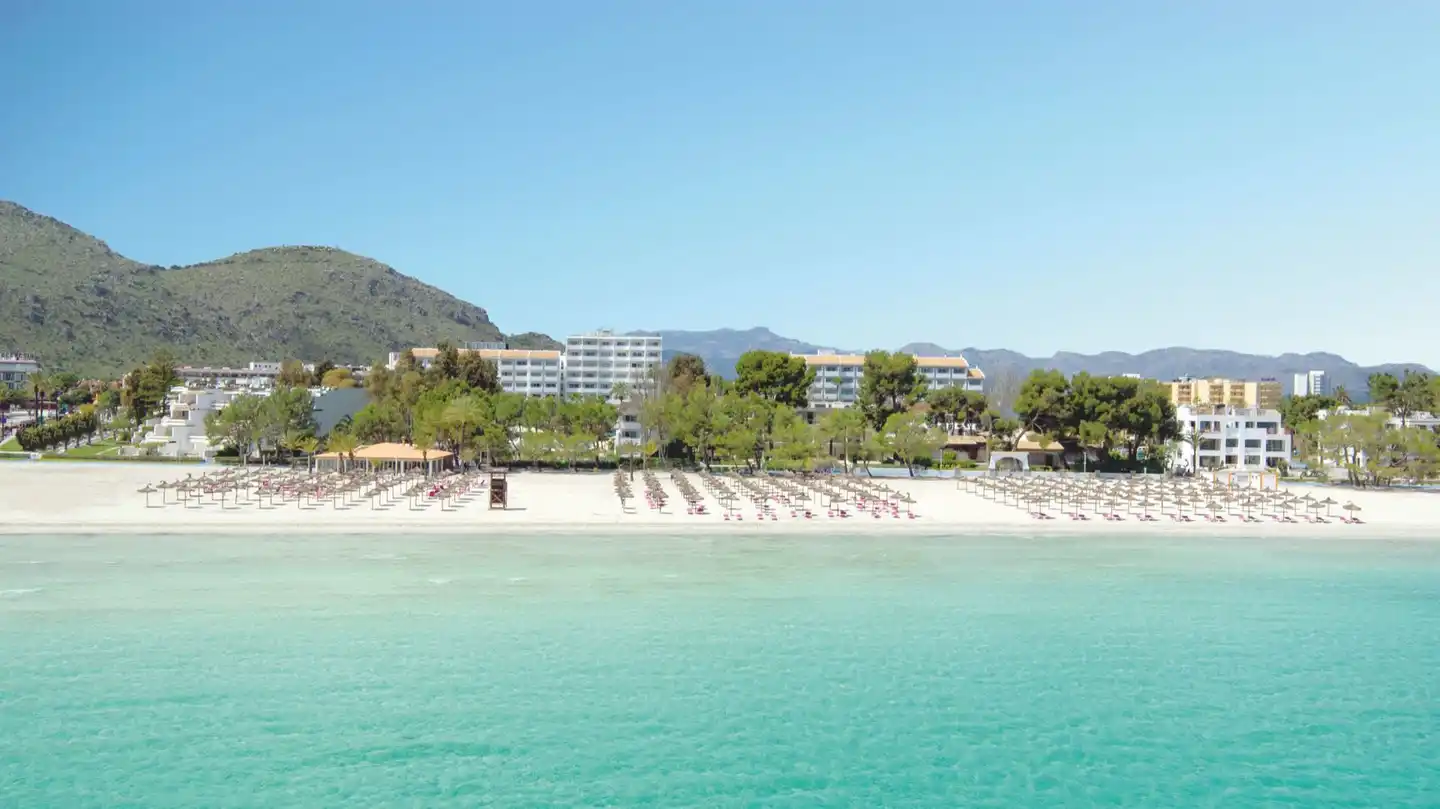 Iberostar Waves Ciudad Blanca Strand