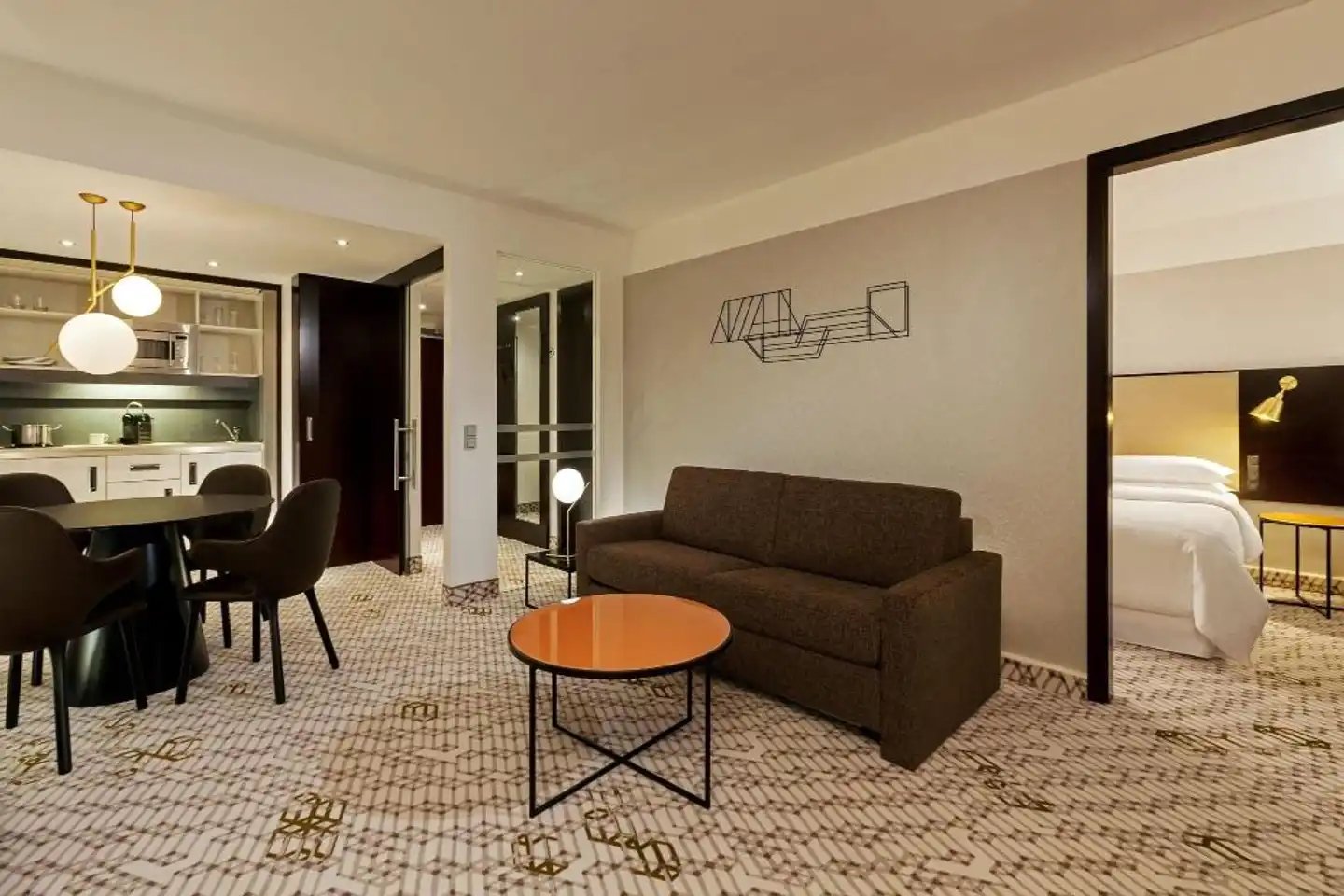 Four Points by Sheraton Munich Arabellapark Wohnbeispiel
