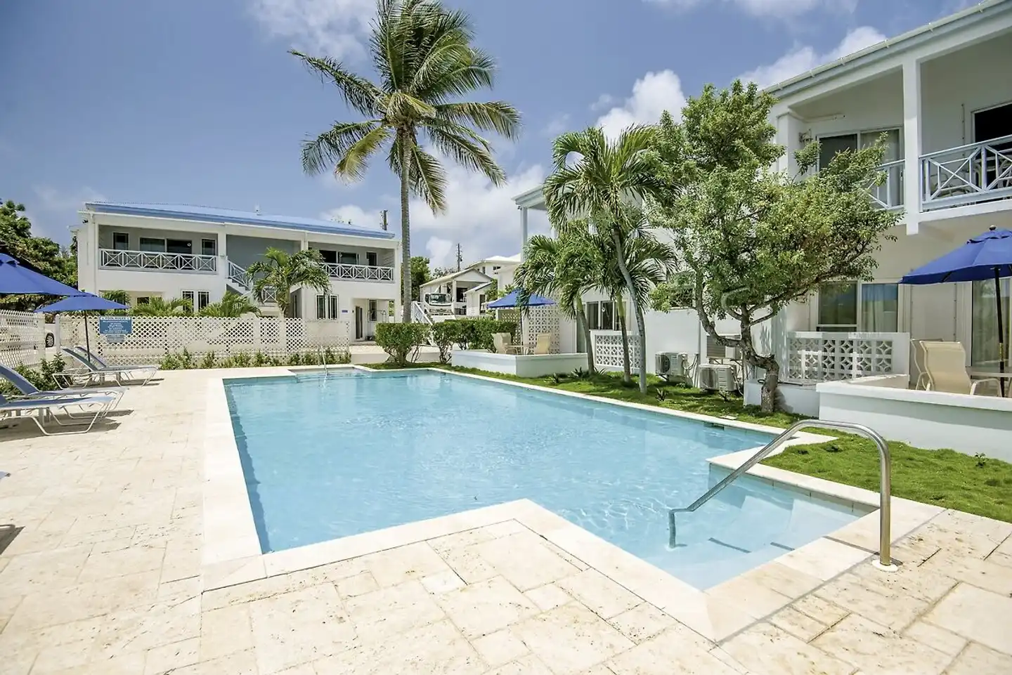 Shoal Bay Villas Pool