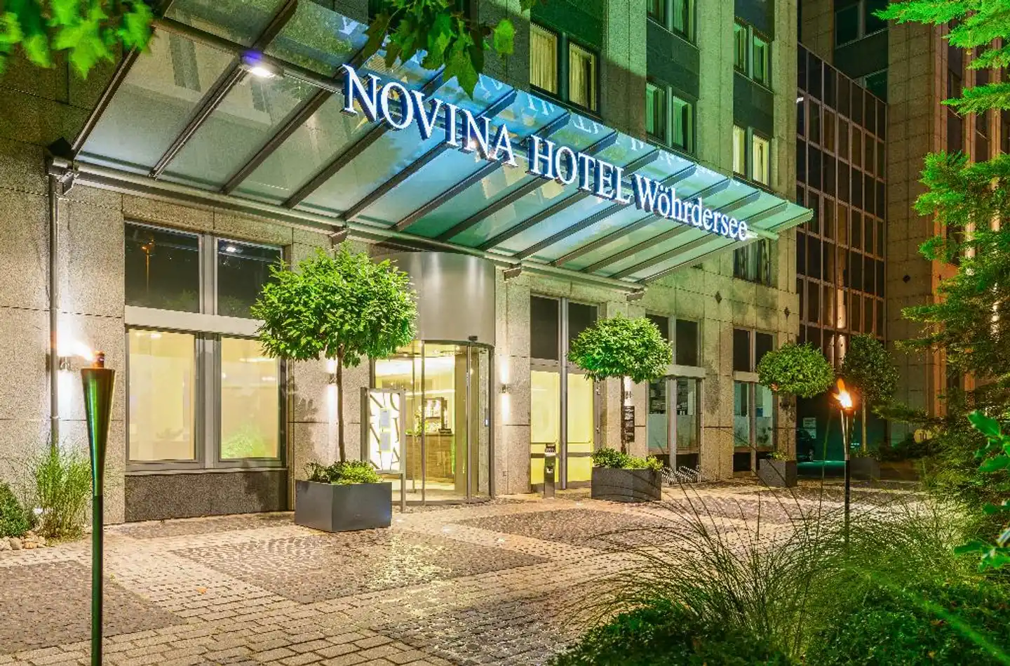 NOVINA HOTEL Wöhrdersee Nürnberg City Aussenansicht