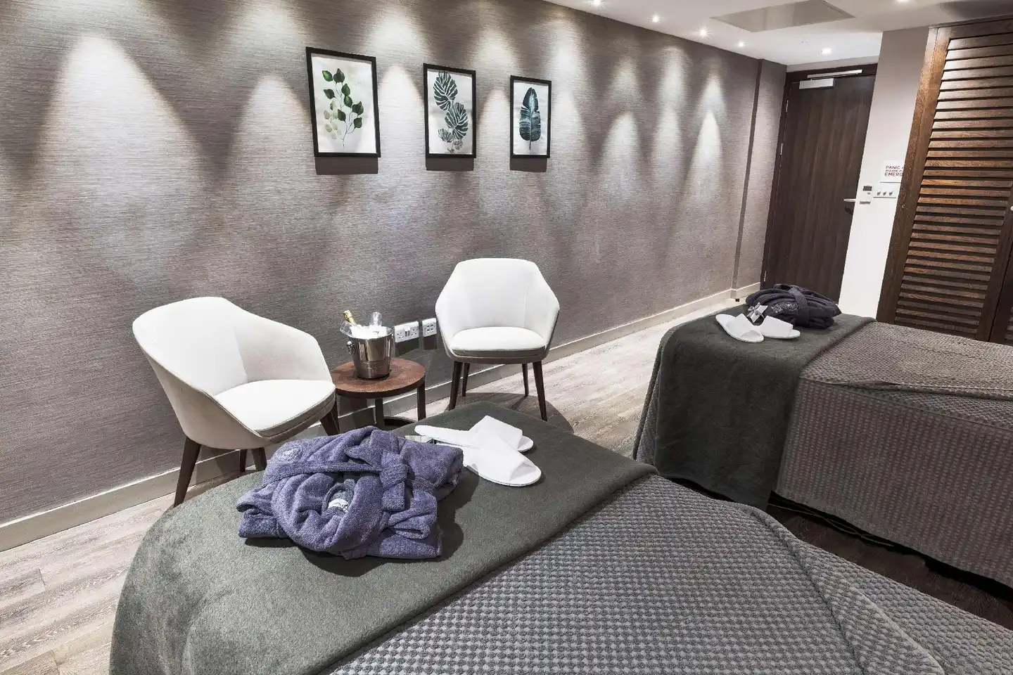 Radisson Blu Edinburgh Lobby