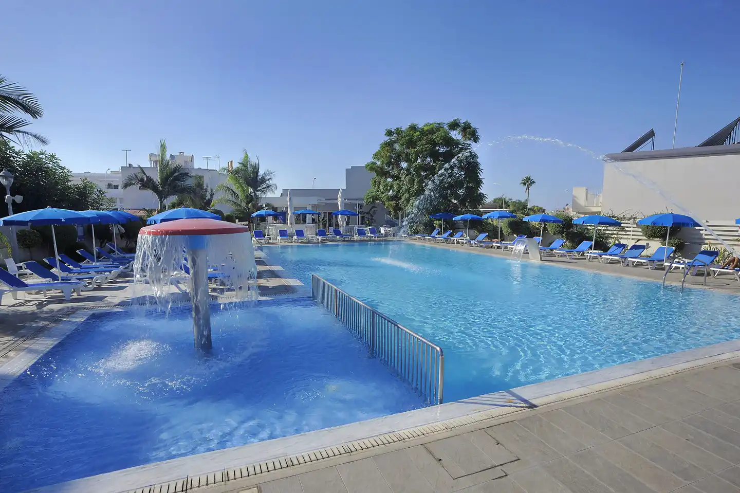 Euronapa Hotel Apartments Pool