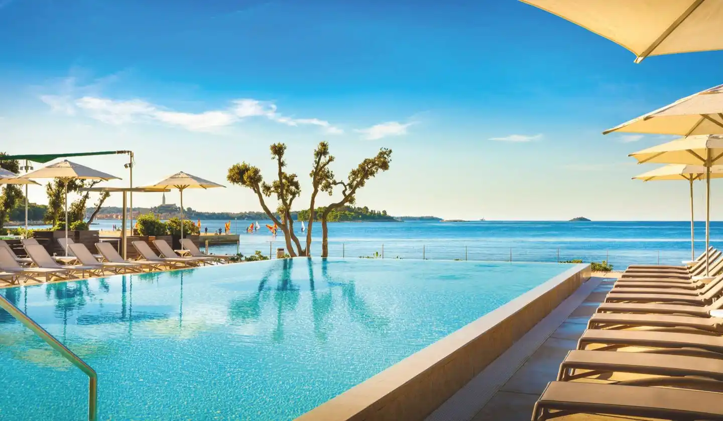 Maistra Select Amarin Resort Pool