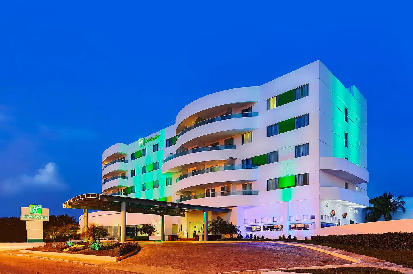 Holiday Inn Campeche Aussenansicht