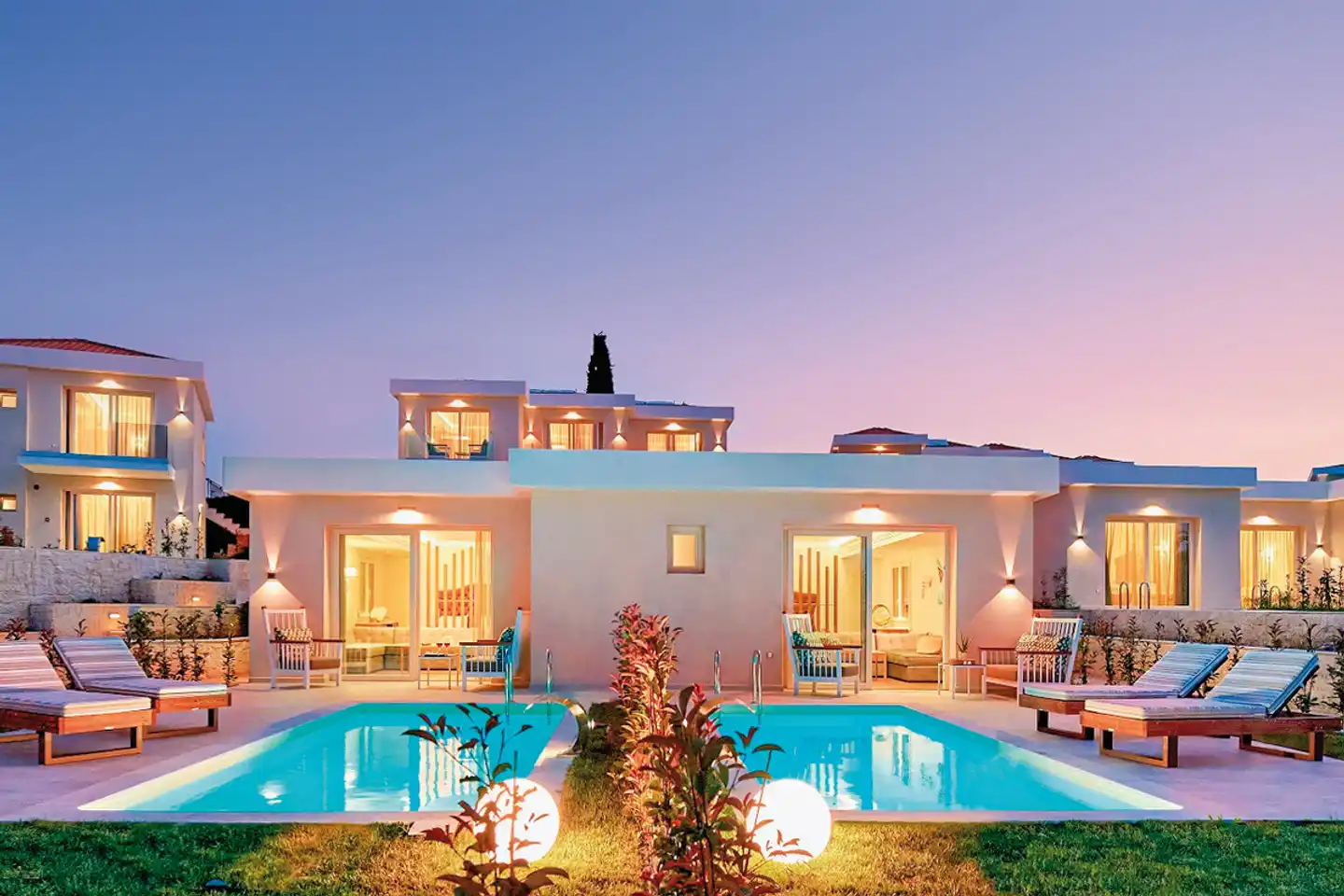 Alexandra Elegance Pool
