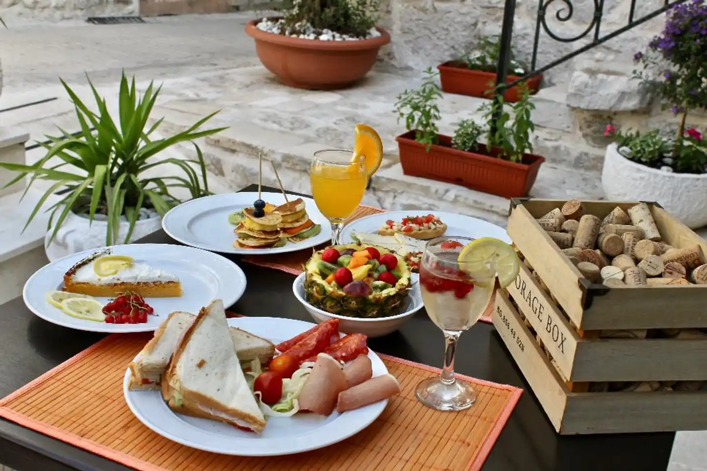 Piano Suites Restaurant