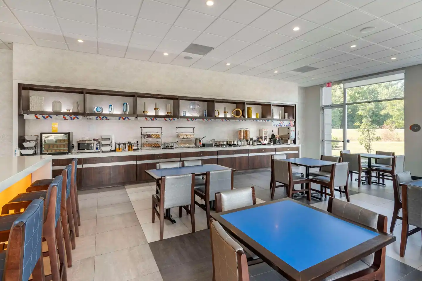GLo Best Western  Savannah-Gateway I-95 Bar