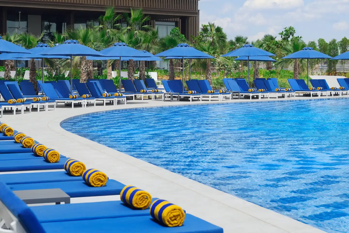 Mövenpick Resort Al Marjan Island Pool