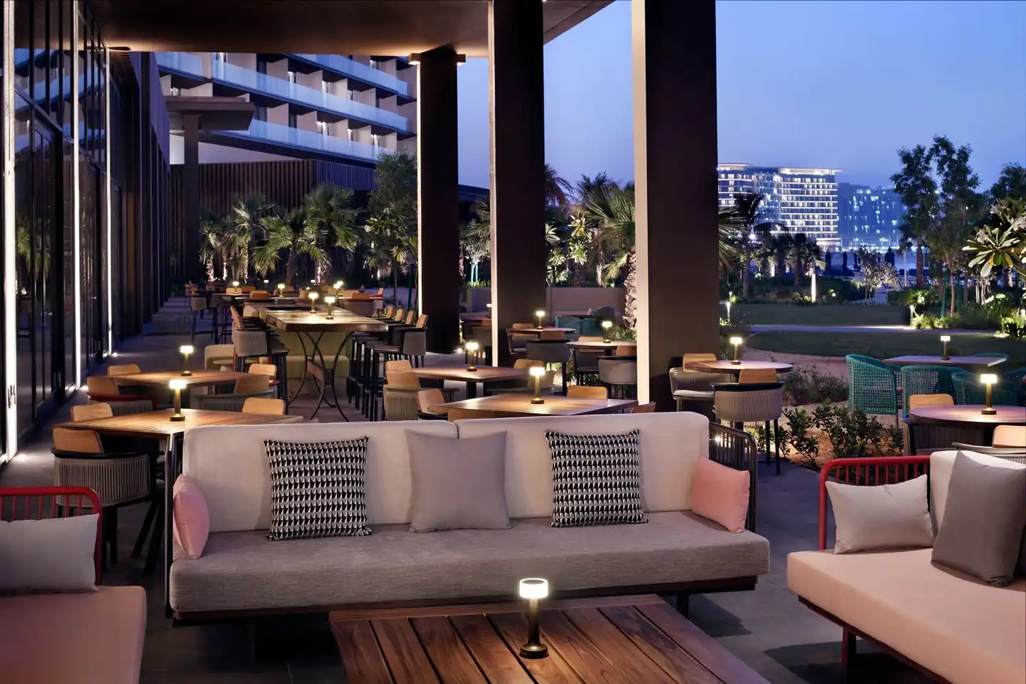 Mövenpick Resort Al Marjan Island Terrasse