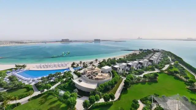 Mövenpick Resort Al Marjan Island Landschaft