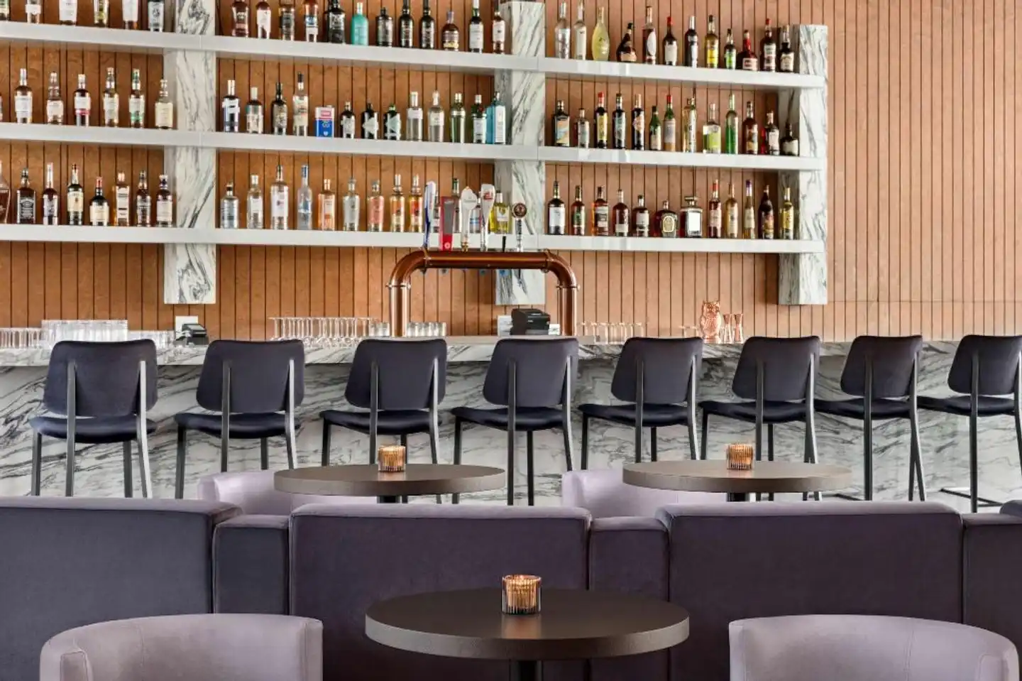 Hyatt Centric Old Montreal Bar