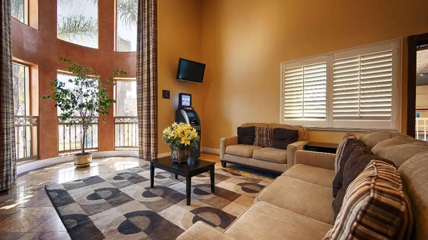 Best Western Burbank Airport Inn Lobby