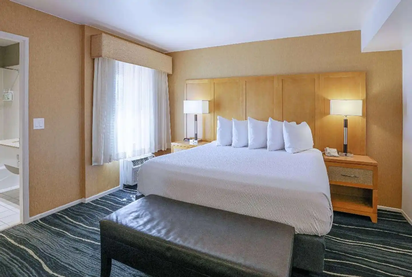 Ramada by Wyndham Costa Mesa/Newport Beach Wohnbeispiel