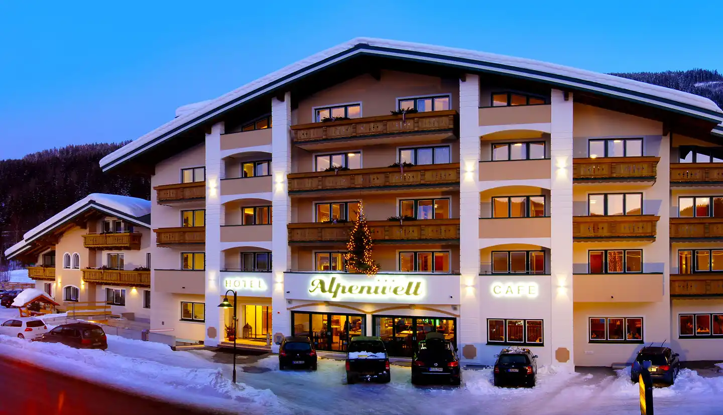 Hotel Alpenwelt Aussenansicht
