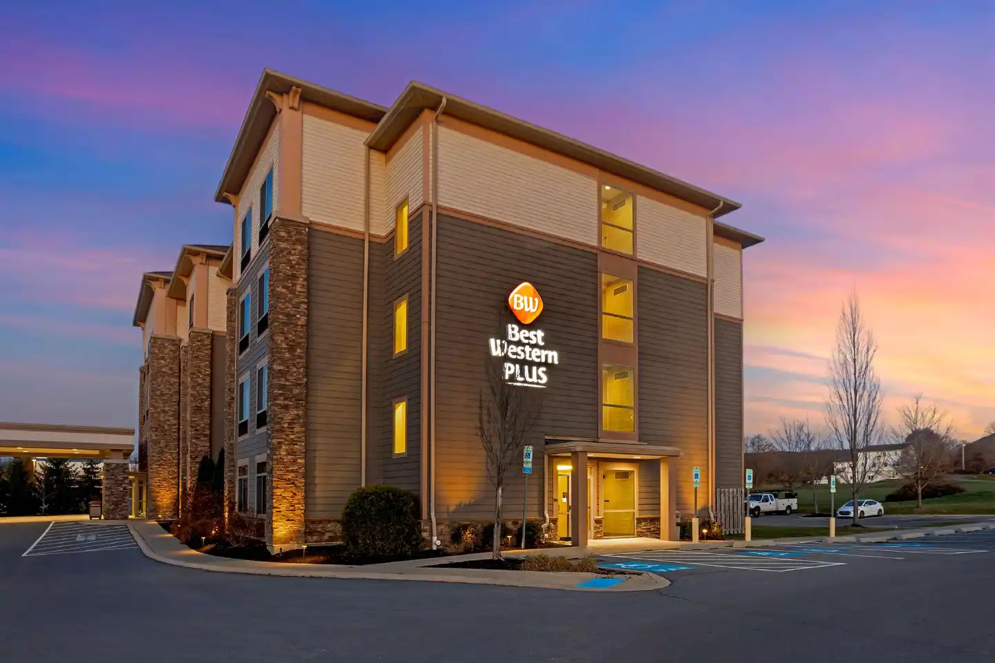 Best Western PLUS University Park Inn & Suites Aussenansicht