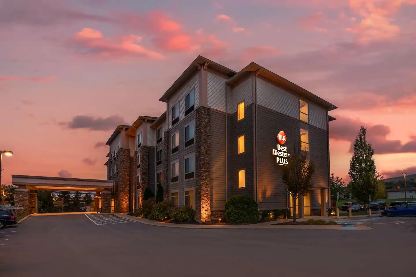 Best Western PLUS University Park Inn & Suites Aussenansicht