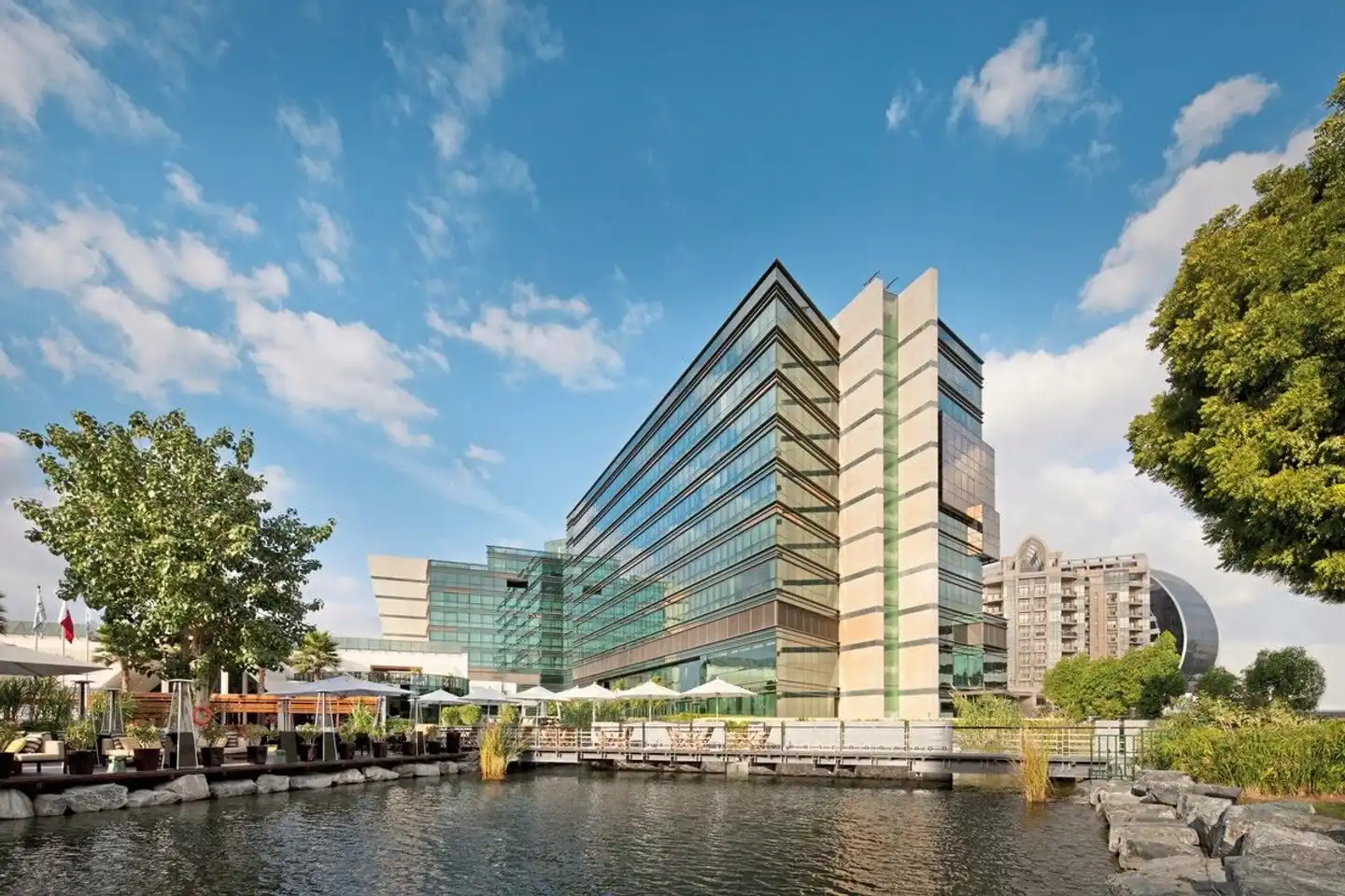 Jumeirah Creekside Hotel Aussenansicht
