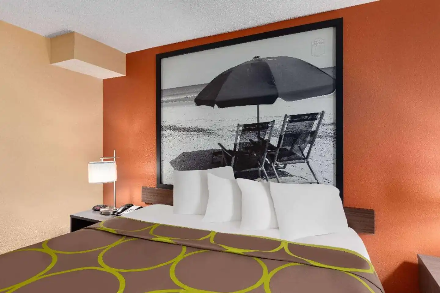 Super 8 by Wyndham Myrtle Beach/Market Common Area Wohnbeispiel