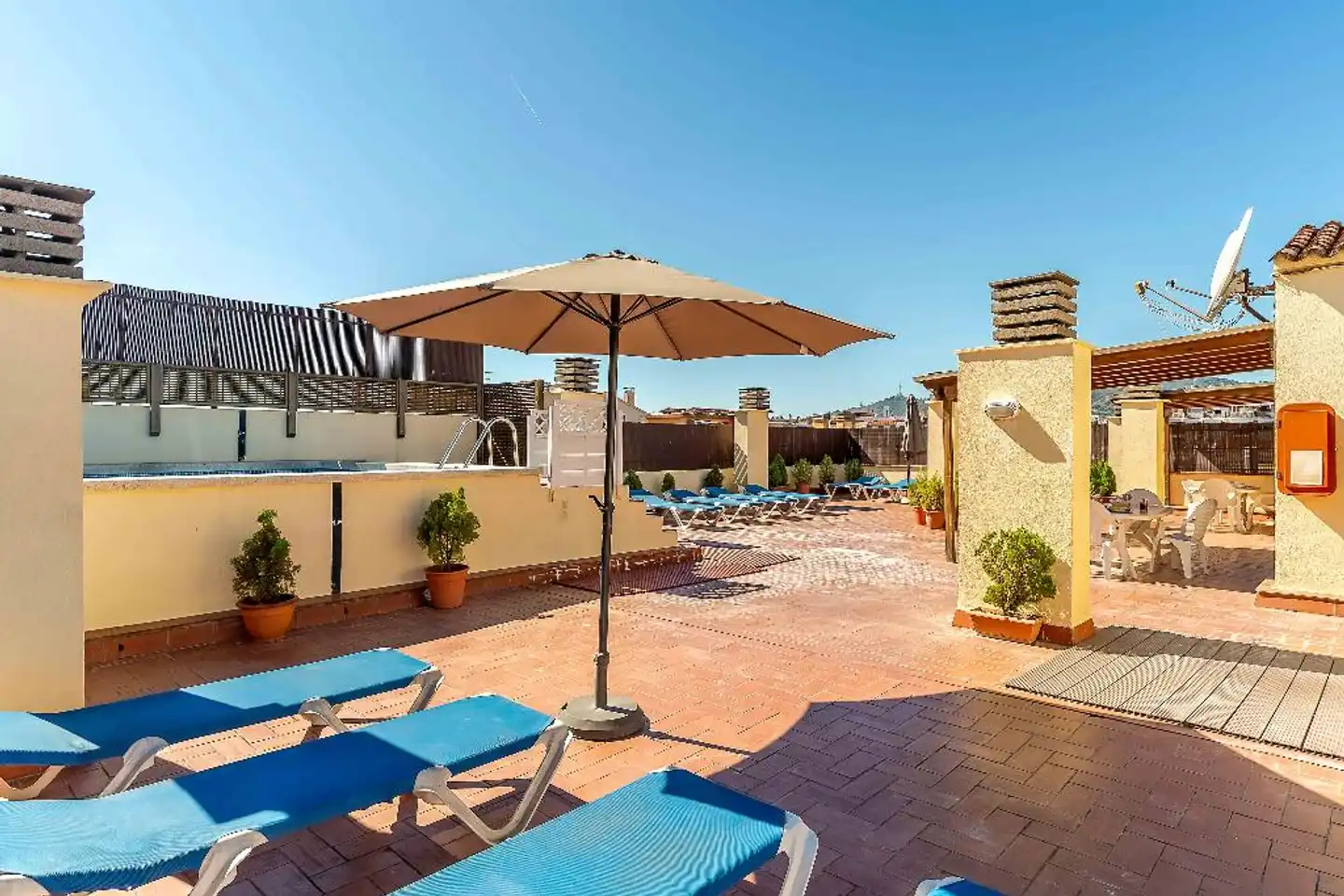 Aparthotel Bertrán Terrasse