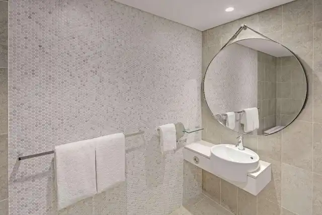 Adina Apartment Hotel Bondi Beach Badezimmer